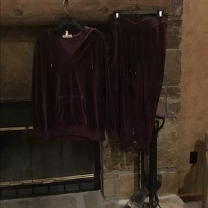 Jessica Simpson maternity tracksuit